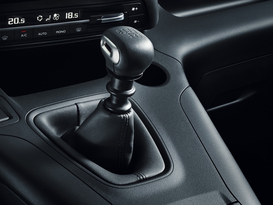 Model Overview - OPEL Combo Life Enjoy 1.6TD - OPEL SA